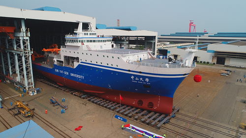 中國最大海洋綜合科考實習船下水，預計2021年上半年交付